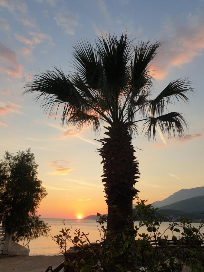 Seaside Hotel Himare Exterior photo