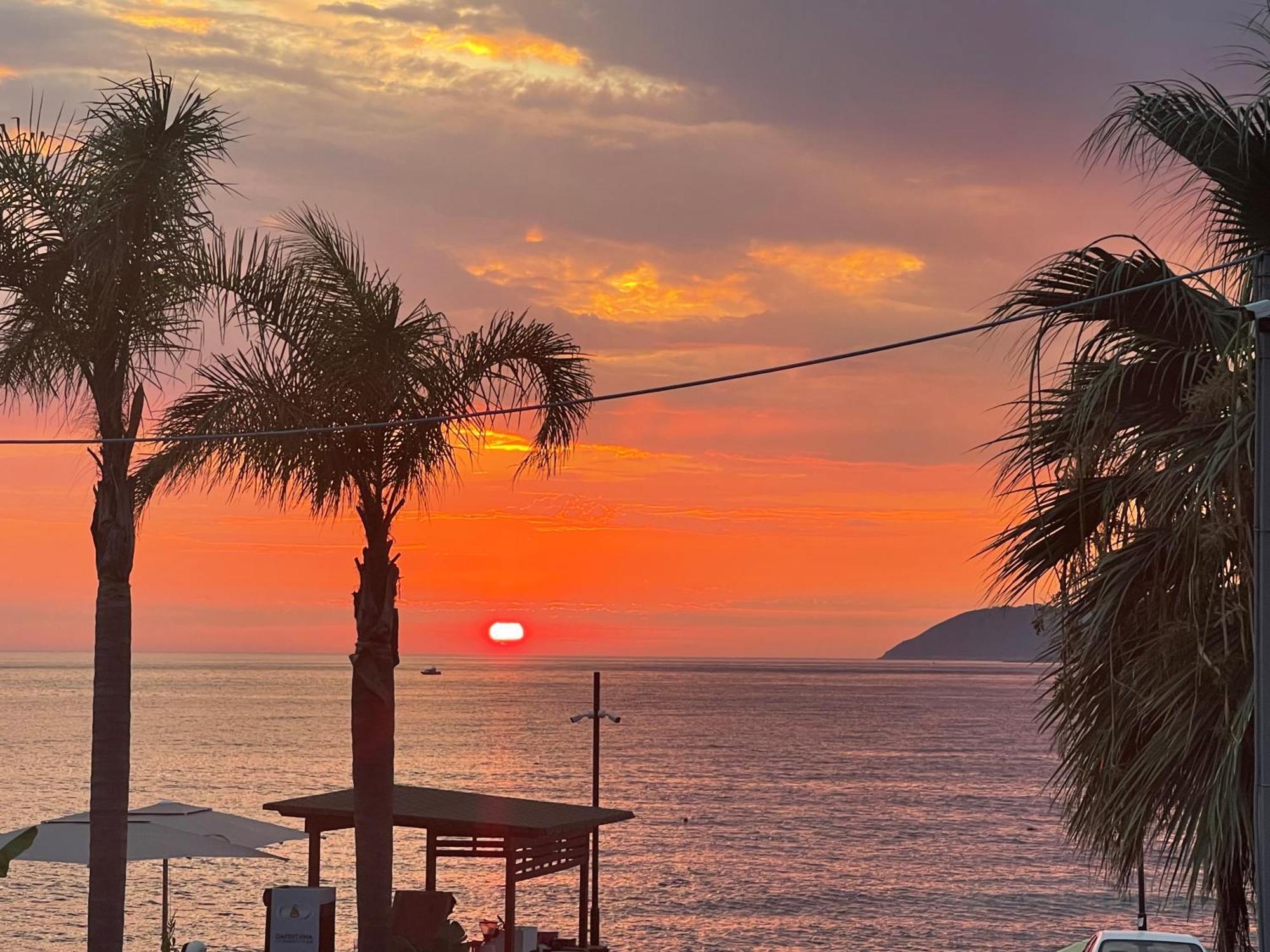 Seaside Hotel Himare Exterior photo