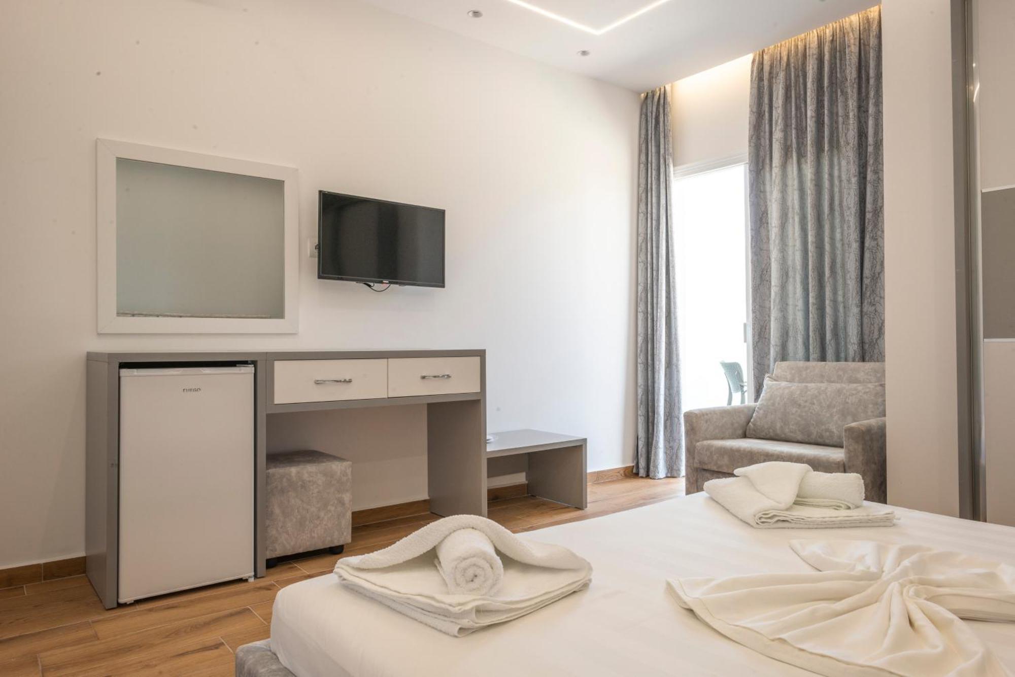 Seaside Hotel Himare Room photo